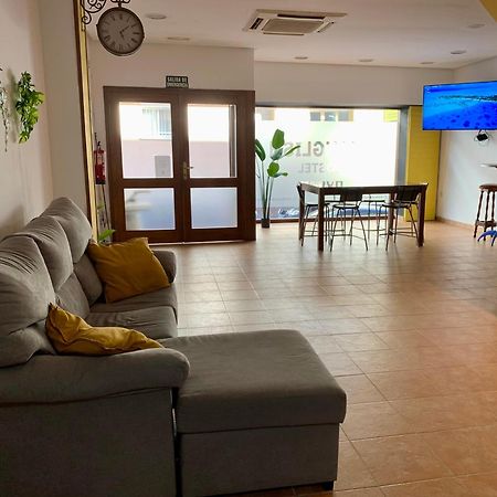 Spanglish Hostel Бенидорм Екстериор снимка