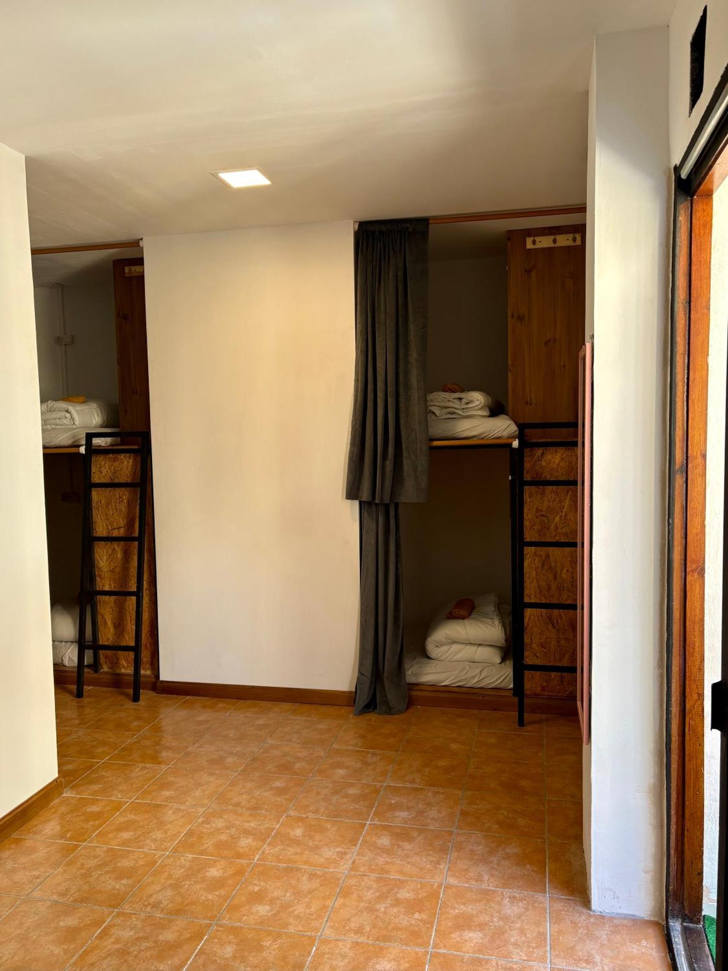 Spanglish Hostel Бенидорм Екстериор снимка